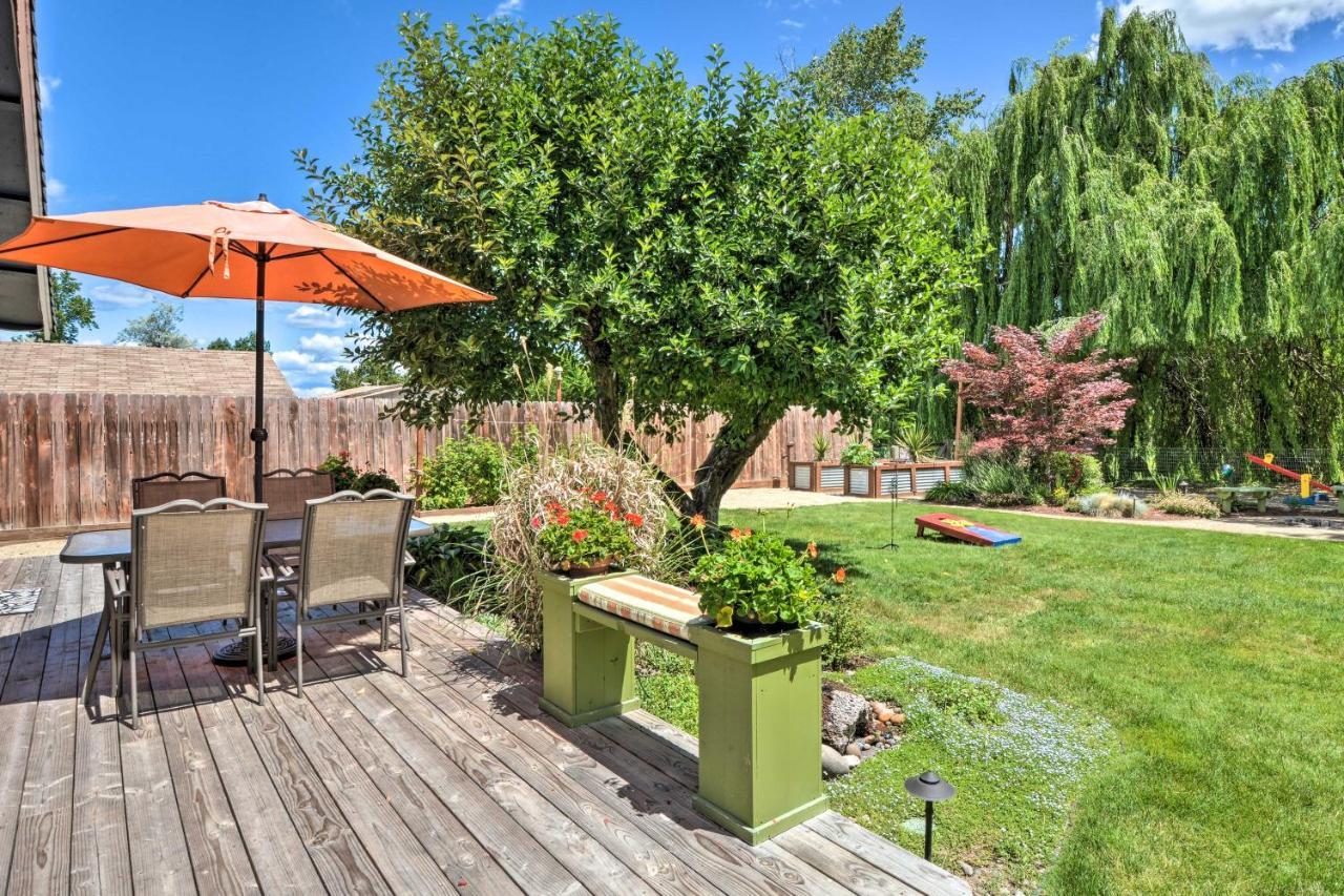 Central Medford Family Retreat With Large Yard! ภายนอก รูปภาพ
